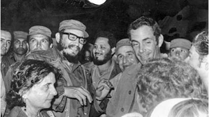 El Grupo Teatro Escambray tuvo en Sergio Corrieri( a la derecha) a uno de sus fundadores principales, y en Fidel un espectador excepcional El Grupo Teatro Escambray tuvo en Sergio Corrieri( a la derecha) a uno de sus fundadores principales, y en Fidel un espectador excepcional