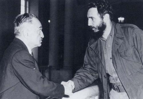 Fidel recibe a Anastas Mikoyan. 