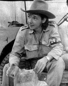 Al capitán Raúl Castro Ruz se le ascendió al grado de comandante y se le asignó el mando de una columna. Al capitán Raúl Castro Ruz se le ascendió al grado de comandante y se le asignó el mando de una columna.