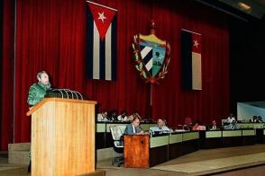Fidel pronuncia palabras en la Clausura del X Período Ordinario de Sesiones de la III Legislatura de la Asamblea Nacional del Poder Popular, el 27 de diciembre de 1991. Fidel pronuncia palabras en la Clausura del X Período Ordinario de Sesiones de la III Legislatura de la Asamblea Nacional del Poder Popular, el 27 de diciembre de 1991.