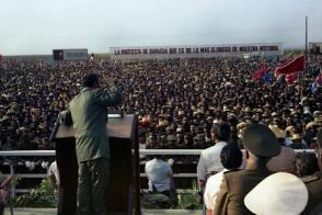Fidel Castro pronuncia discurso en el acto de conmemoración del centenario de la Protesta de Baraguá, Municipio "Julio Antonio Mella", 15 de marzo de 1978. Foto: Sitio Fidel Soldado de las Ideas Fidel Castro pronuncia discurso en el acto de conmemoración del centenario de la Protesta de Baraguá, Municipio "Julio Antonio Mella", 15 de marzo de 1978. Foto: Sitio Fidel Soldado de las Ideas