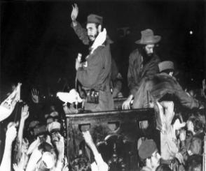 Fidel mientras se dirigía al pueblo desde el polígono de Columbia, hoy Ciudad Libertad. Foto: Archivo