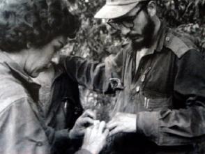 Fidel y Celia en la Sierra Maestra. Foto: Granma. Fidel y Celia en la Sierra Maestra. Foto: Granma.