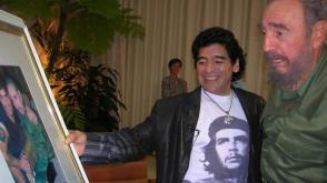 aradona : Fidel m'a ouvert les portes de Cuba, les portes de son cœur. Photo: Studios Revolution aradona : Fidel m'a ouvert les portes de Cuba, les portes de son cœur. Photo: Studios Revolution