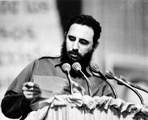 Fidel reads Che's farewell letter, during the presentation of the Communist Party of Cuba’s first Central Committee and the establishment of the newspaper Granma. Photo: Granma Archives