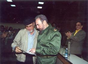 Fernández Retamar junto a Fidel Castro y García Márquez. Foto: La Ventana/Casa de las Américas.